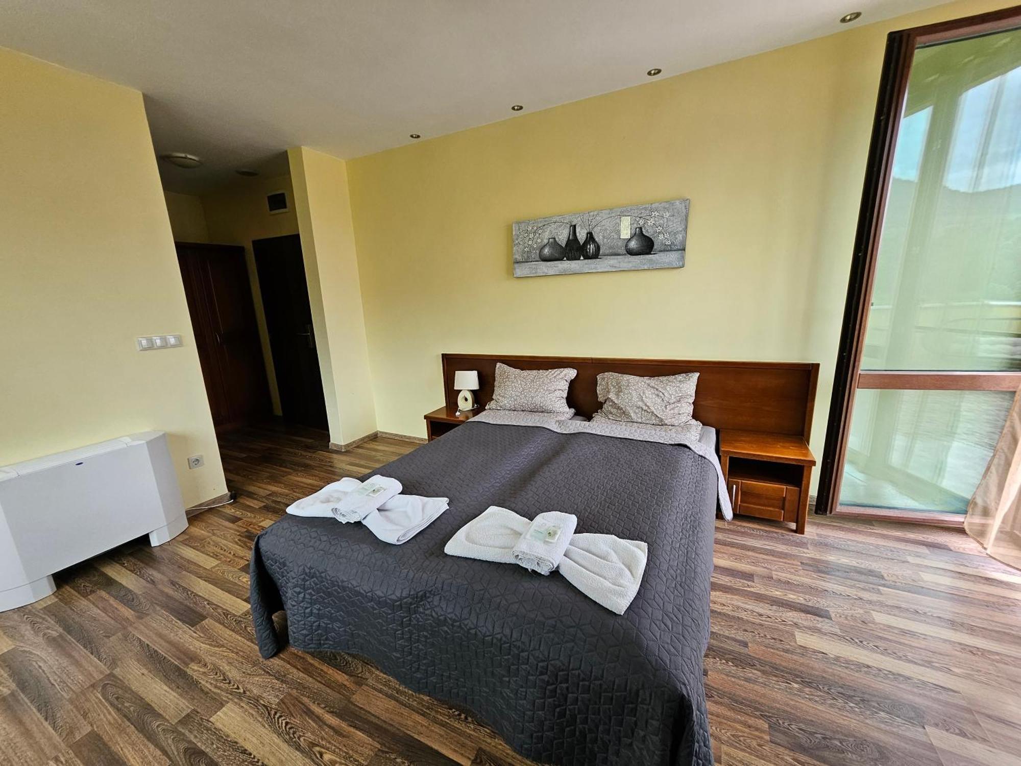 Family Hotel Komhotel Берковиця Екстер'єр фото