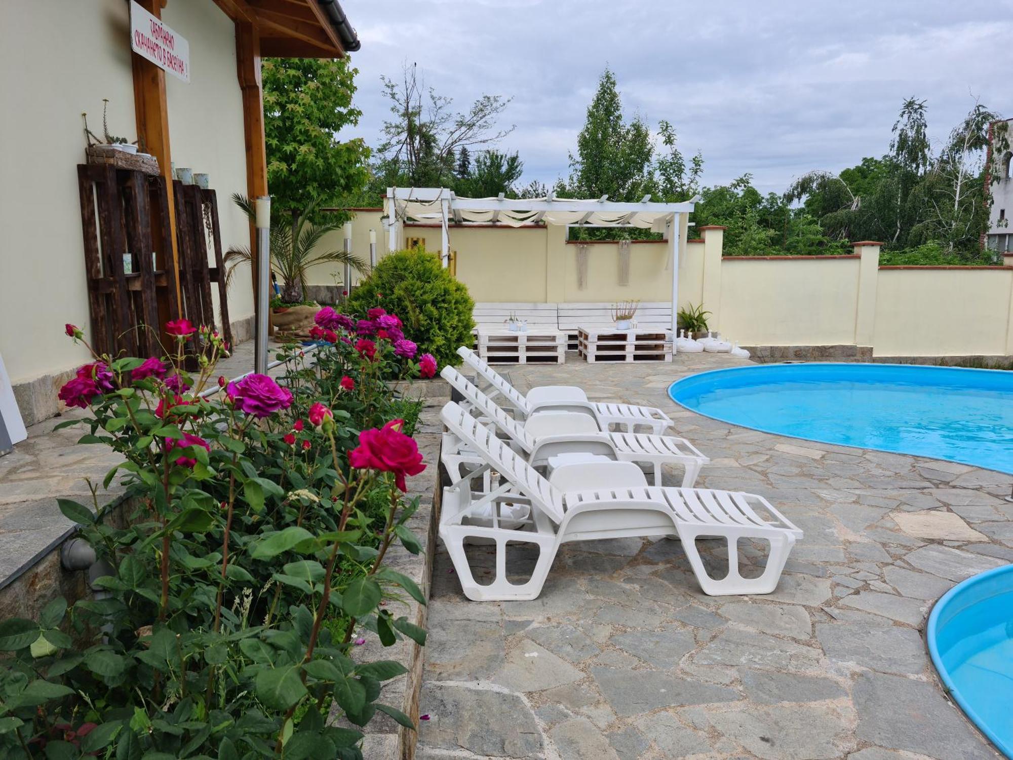 Family Hotel Komhotel Берковиця Екстер'єр фото