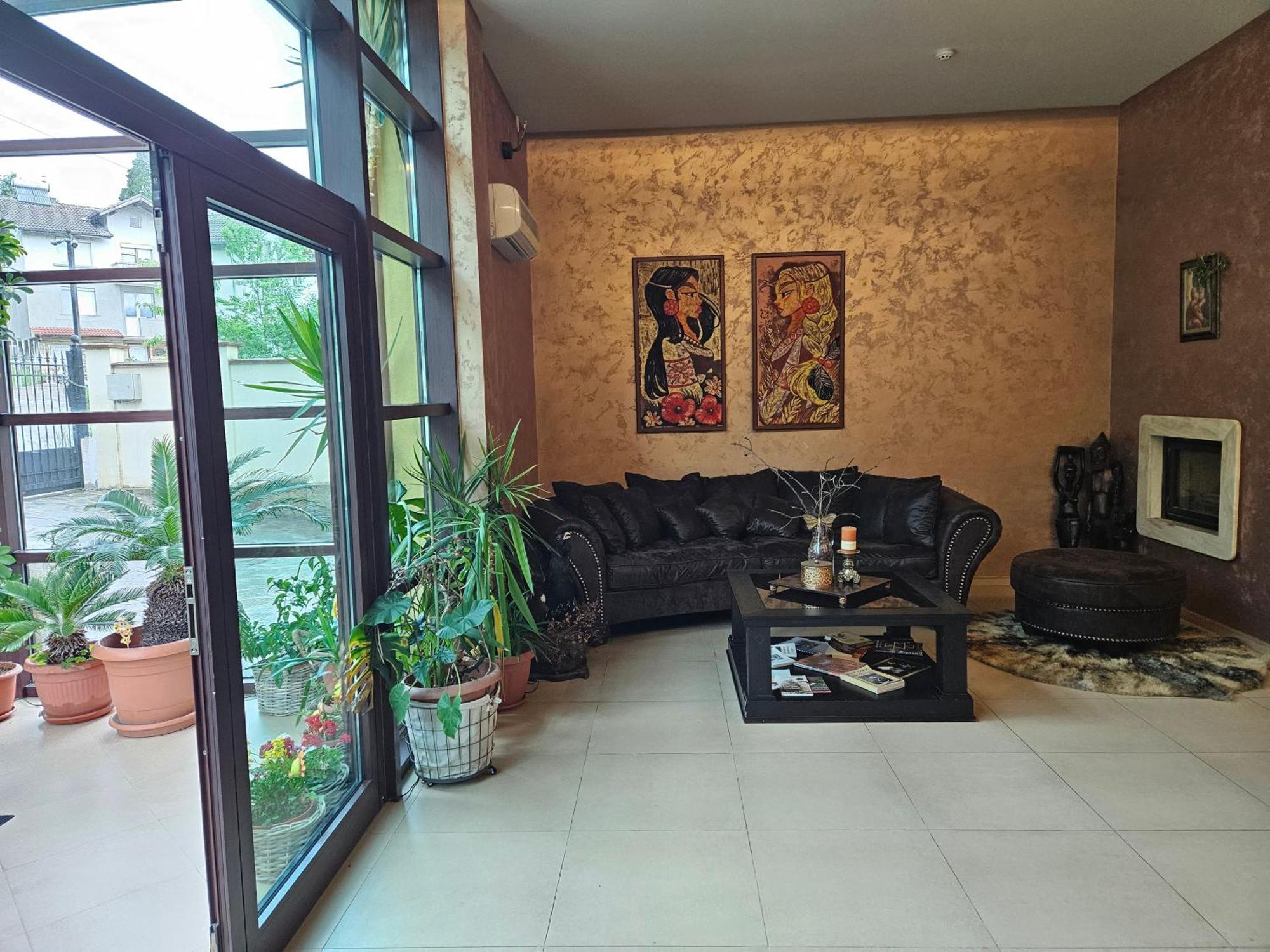 Family Hotel Komhotel Берковиця Екстер'єр фото