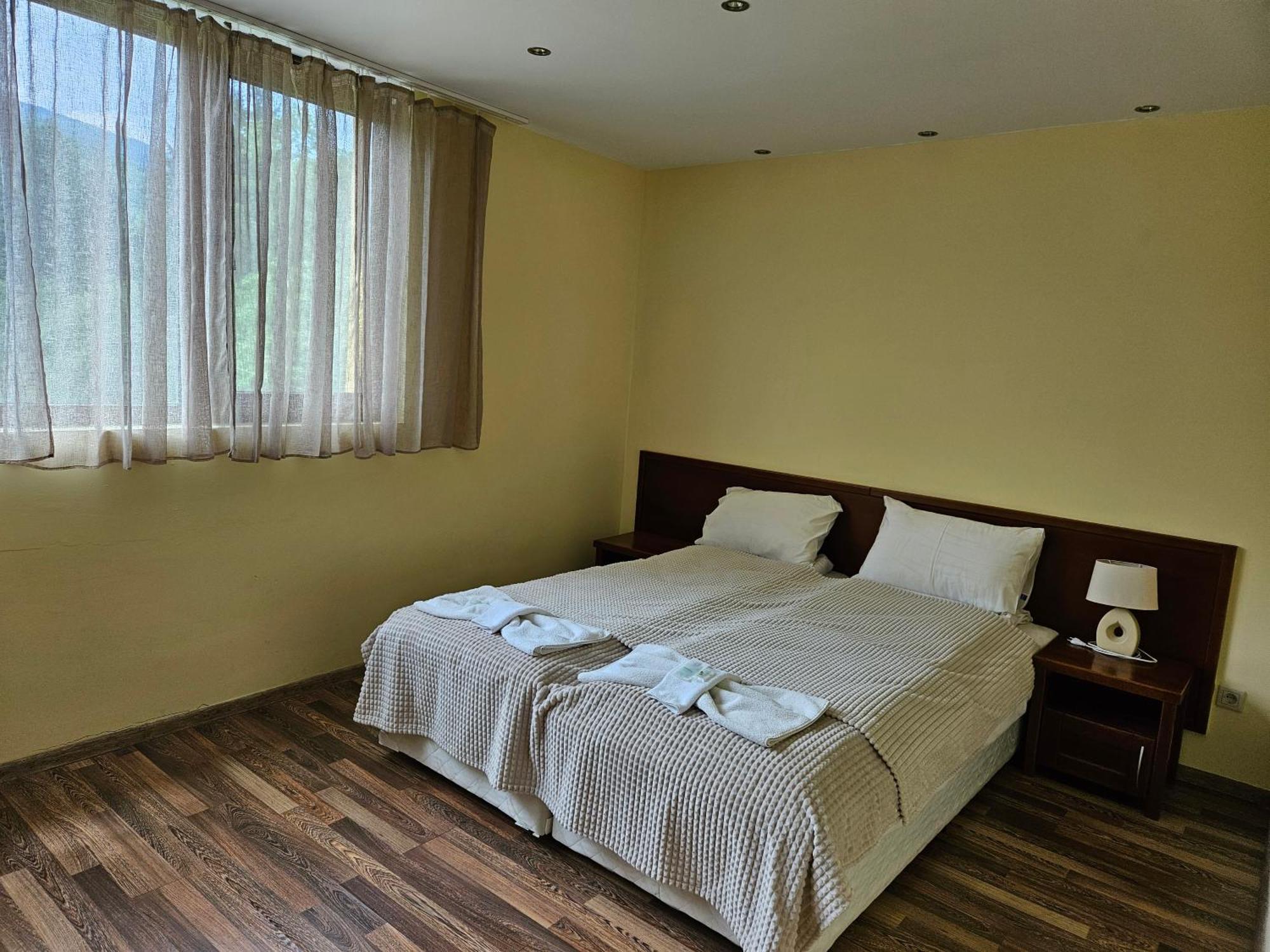 Family Hotel Komhotel Берковиця Екстер'єр фото