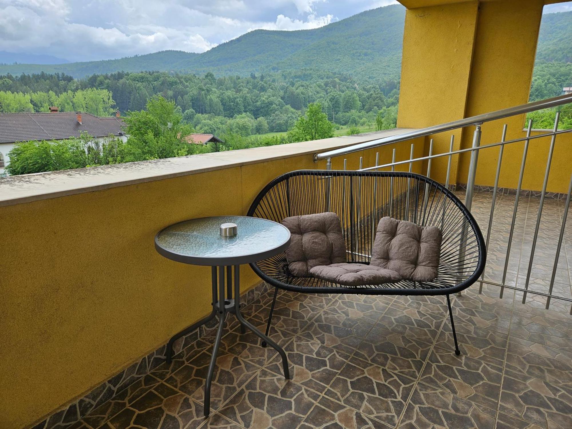 Family Hotel Komhotel Берковиця Екстер'єр фото