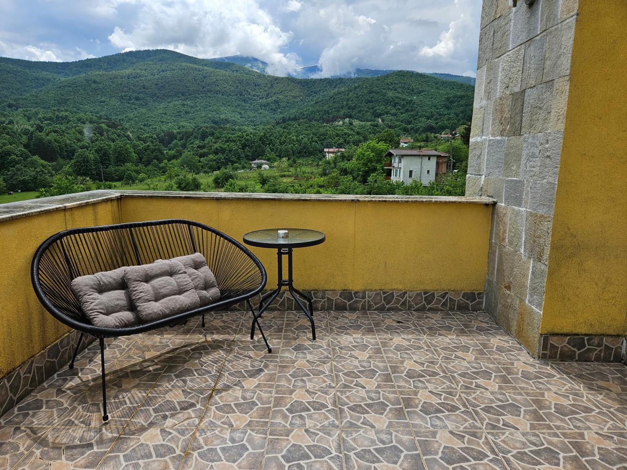 Family Hotel Komhotel Берковиця Екстер'єр фото